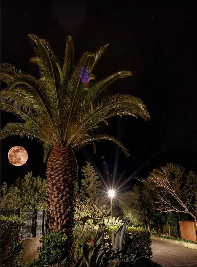 Le Jardin Cache Apartamento Sanary-sur-Mer